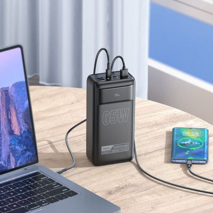 DB81A 65W PD power bank charging laptop