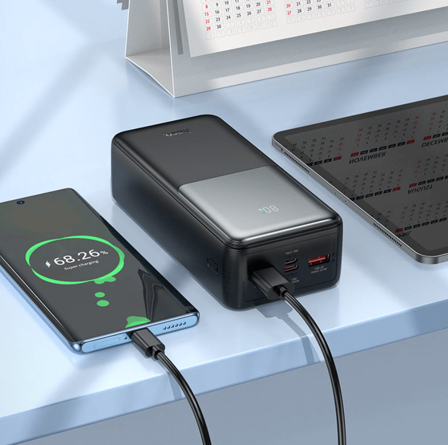 Sirui J136B Type-C and dual USB-A ports